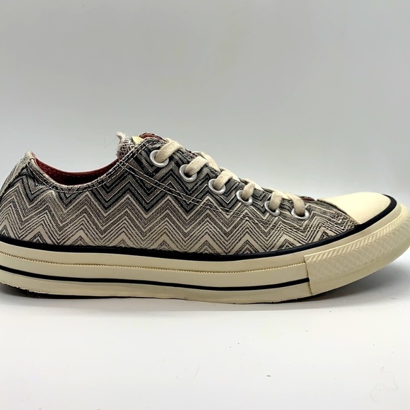 Converse Shoes - Unisex Converse canvas print Chuck Taylors